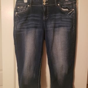 Wallflower Stonewashed Capri Jeans